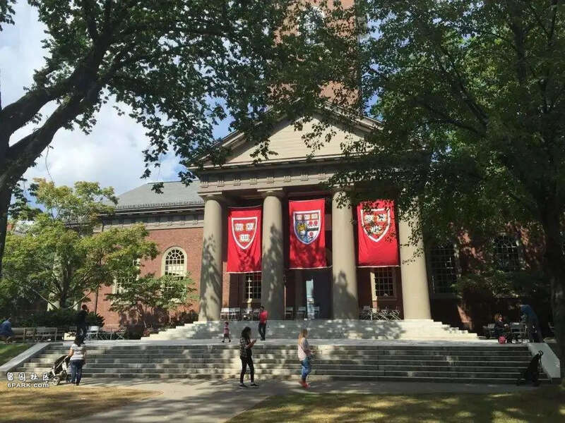 哈佛大学