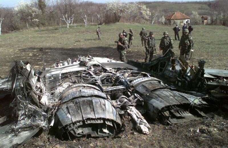 最悲惨的是最后一架米格-29，它是由南联盟空军司令萨利科维奇中将所驾驶。可这最后一架米格-29起飞后，很快 ...