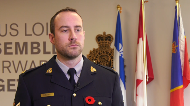 皇家骑警发言人Sgt. Charles Poirier