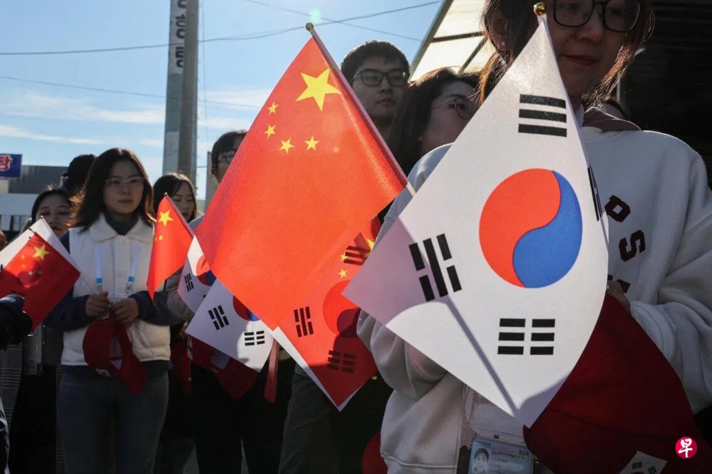韩国政府计划今年积极争取更多韩国电影在中国上映，并推动更多韩国游戏进入中国市场 ...